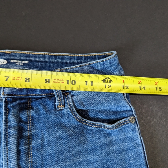 Old Navy Jean Shorts Size 2 - Picture 5 of 5